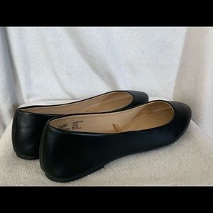 NWOT woman’s flats